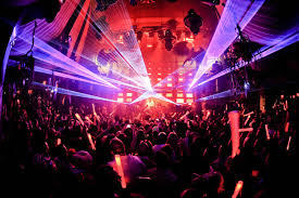 Lo strano caso del virus che colpisce solo in discoteca